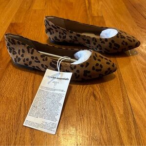 NWT Amazon Essentials Pointed Toe Flat Ballet Shoes 🌸